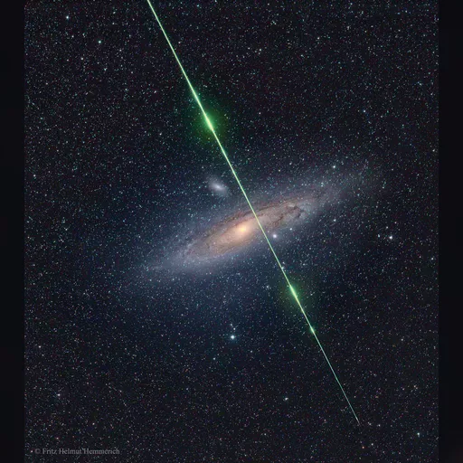 medium:photo space // 1948x2180 // 1.6MB // jpg // image/jpeg // MeteorM31_hemmerich_1948