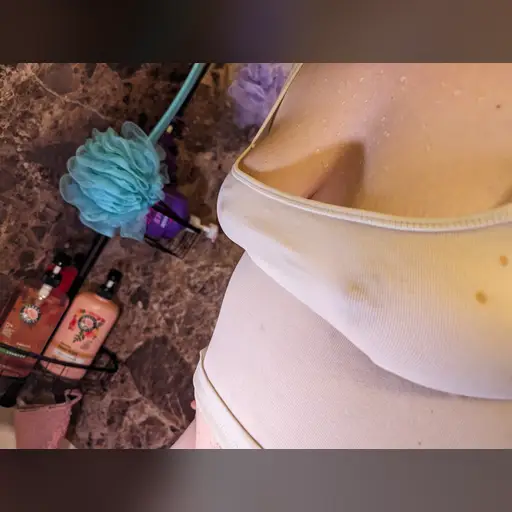 20240410 medium:photo person:kristina_dahl wet_shirt // 4080x3072 // 2.7MB // jpg // image/jpeg // PXL_20240410_040725866