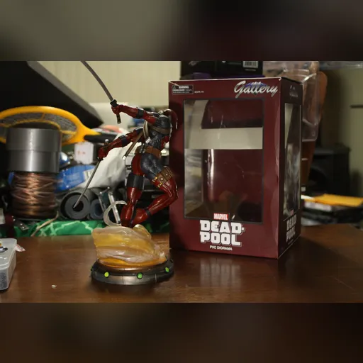 deadpool figure figures medium:photo // 4272x2848 // 5.0MB // jpg // image/jpeg // IMG_0166