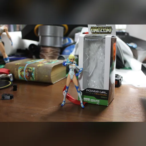 alias:karen_starr alias:power_girl character:kara_zor-l figure figures medium:photo publisher:dc // 4272x2848 // 4.2MB // jpg // image/jpeg // IMG_9545