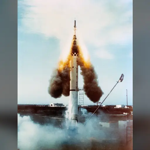 medium:photo space // 3564x4642 // 2.8MB // jpg // image/jpeg // 1369312270489