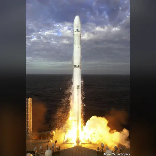 medium:photo space wallpaper_framing!16x9 // 1368x2048 // 346.6KB // jpg // image/jpeg // 1369548737906