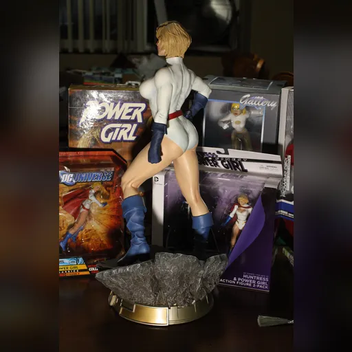 alias:karen_starr alias:power_girl character:kara_zor-l figure figures medium:photo publisher:dc rotate // 4272x2848 // 5.0MB // jpg // image/jpeg // IMG_0121