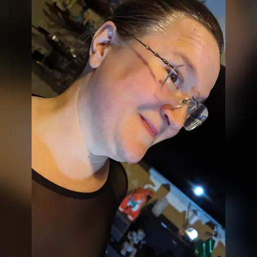 20240410 medium:photo person:kristina_dahl // 3072x4080 // 1.9MB // jpg // image/jpeg // PXL_20240410_034839967