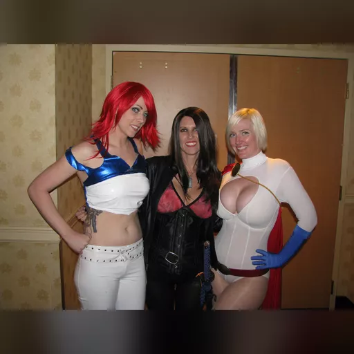alias:karen_starr alias:power_girl character:kara_zor-l character:unknown cosplay medium:photo person:vegas_pg publisher:dc // 2048x1536 // 1.7MB // jpg // image/jpeg // 8052737123_b6c347f7c0_k