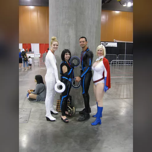 alias:karen_starr alias:power_girl character:kara_zor-l cosplay medium:photo person:vegas_pg publisher:dc // 768x1024 // 449.4KB // jpg // image/jpeg // 5777296002_ac36d3260e_b