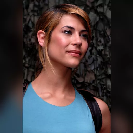 character:lara_croft cosplay hair:brown medium:photo person:karima_adebibe series:tomb_raider // 1200x1810 // 241.4KB // jpg // image/jpeg // 044