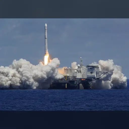 medium:photo space // 2100x1500 // 1.5MB // jpg // image/jpeg // 1369264745250