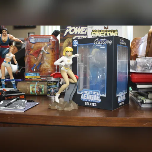 alias:karen_starr alias:power_girl character:kara_zor-l figure figures medium:photo publisher:dc // 4272x2848 // 4.6MB // jpg // image/jpeg // IMG_9610