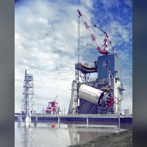 medium:photo space // 2400x3000 // 846.0KB // jpg // image/jpeg // 1369273326061