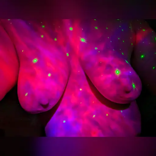 20240409 colorful_breasts medium:photo person:kristina_dahl // 4080x3072 // 1.4MB // jpg // image/jpeg // PXL_20240409_061237856