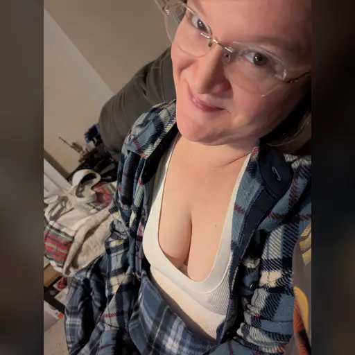 20250203 medium:photo person:kristina_dahl // 3072x4080 // 2.0MB // jpg // image/jpeg // PXL_20250203_065724313