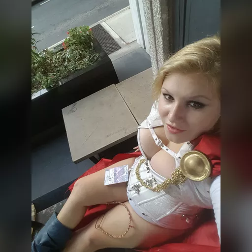 alias:karen_starr alias:power_girl character:kara_zor-l cosplay medium:photo publisher:dc // 1944x2592 // 468.9KB // jpg // image/jpeg // nl18yk4jzqn41