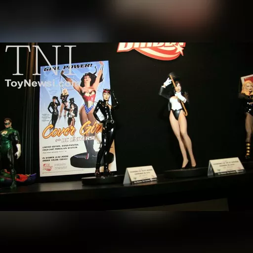 artist:adam_hughes medium:artwork // 800x533 // 53.6KB // jpg // image/jpeg // cover_girls_statues_as_seen_at_the_2010_ny_toyfare01