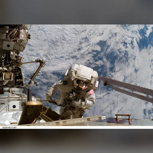 medium:photo space // 3032x2064 // 1.5MB // jpg // image/jpeg // 1369355934345