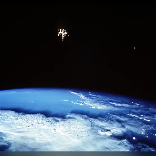 medium:photo space // 2151x2020 // 2.9MB // jpg // image/jpeg // 1369270692750