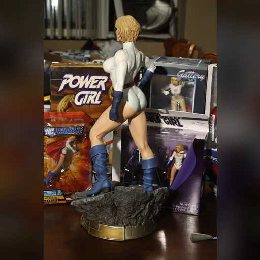 alias:karen_starr alias:power_girl character:kara_zor-l figure figures medium:photo publisher:dc rotate // 4272x2848 // 5.2MB // jpg // image/jpeg // IMG_0123