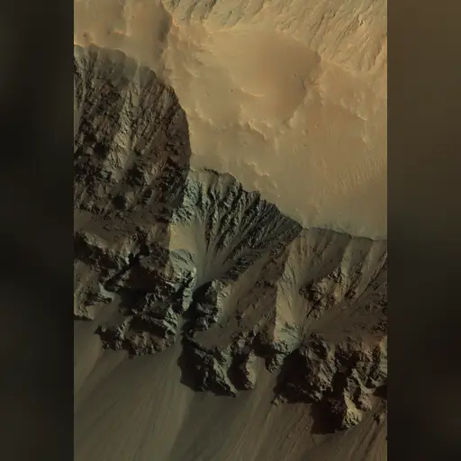 medium:photo space // 1600x2354 // 2.8MB // jpg // image/jpeg // 1368105116377