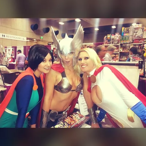 alias:karen_starr alias:power_girl character:kara_zor-l cosplay medium:photo person:azpowergirl publisher:dc stopgap // 720x540 // 60.6KB // jpg // image/jpeg // 1070023_526258577423214_314301306_n